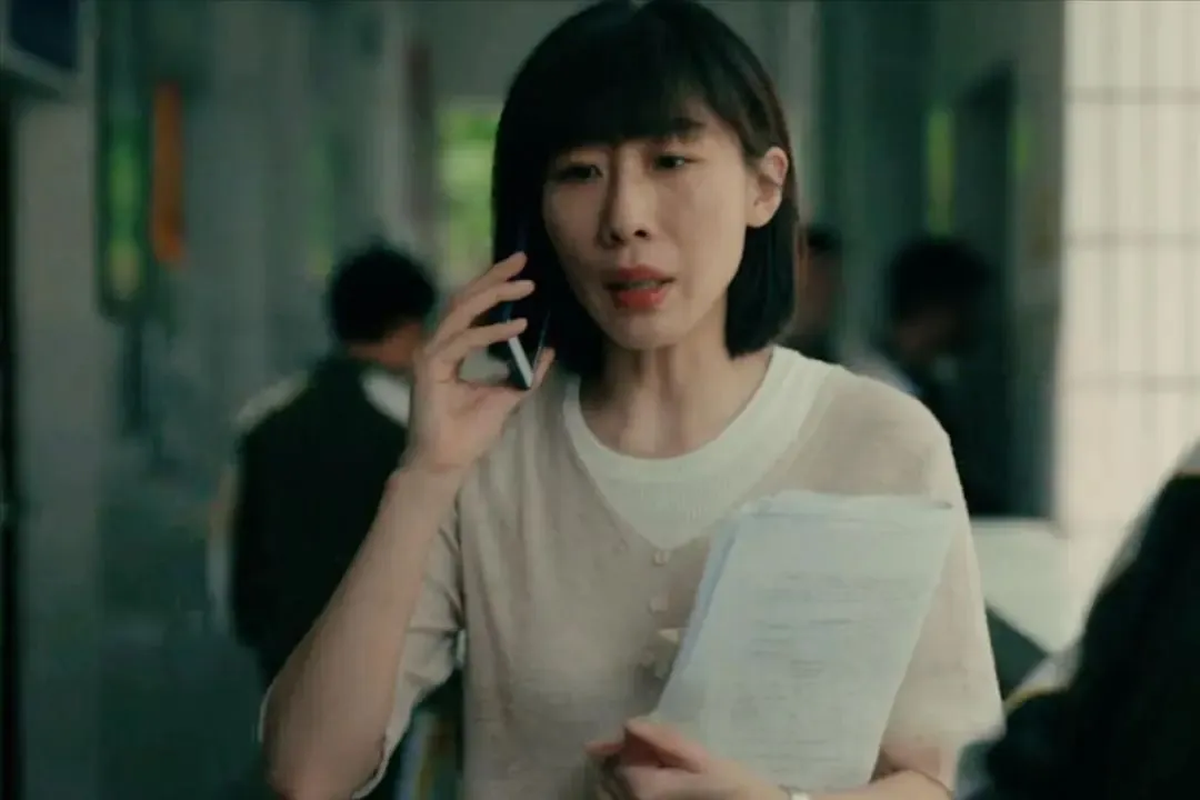 “饿鼠效应”害惨我全家！女儿抑郁痊愈后，我终于醒悟：最愚蠢的教育，就是让抑郁孩子保持“饥饿感”